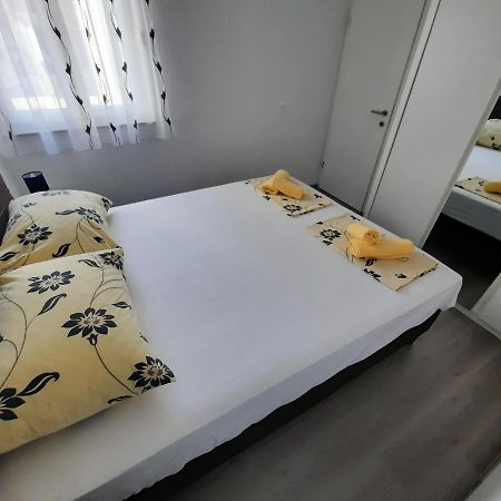 Apartman The Godfather Apartment มาคาร์สกา ภายนอก รูปภาพ