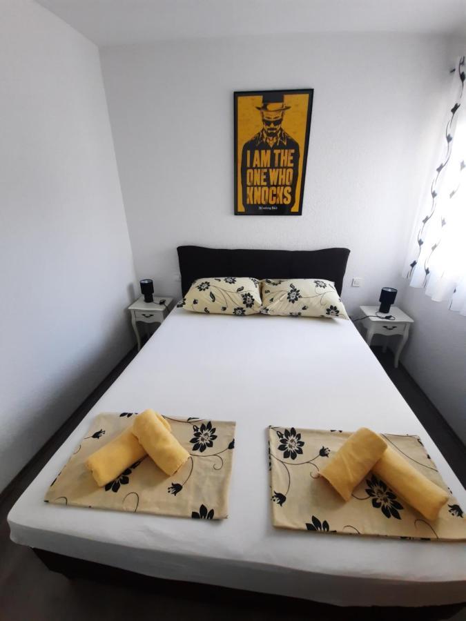 Apartman The Godfather Apartment มาคาร์สกา ภายนอก รูปภาพ