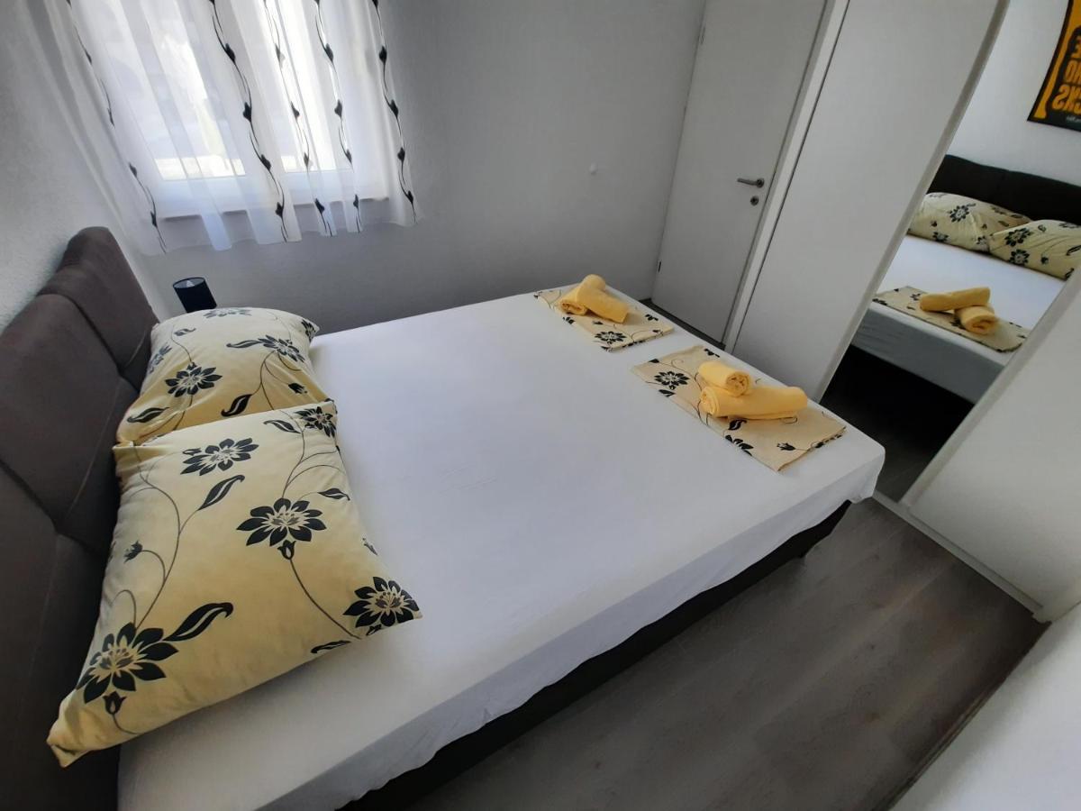 Apartman The Godfather Apartment มาคาร์สกา ภายนอก รูปภาพ
